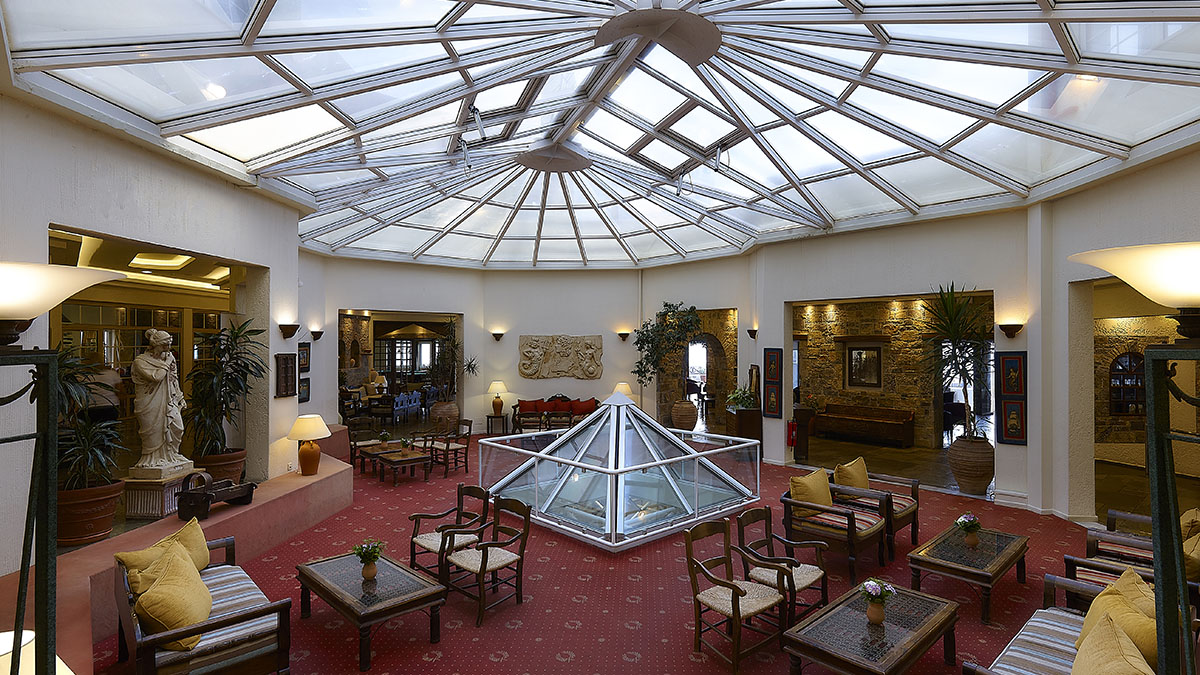 Alexander Beach Hotel & Village